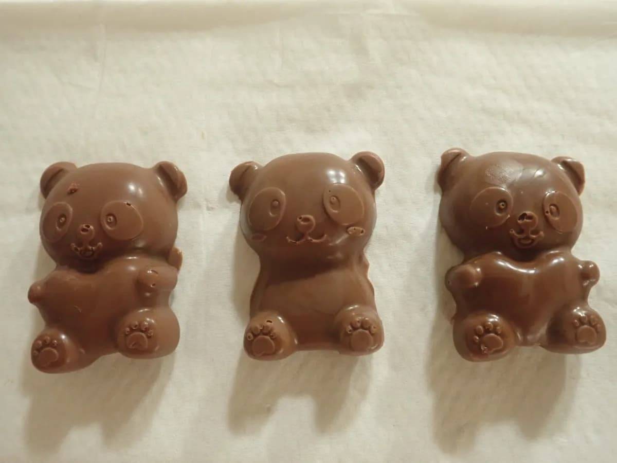 ダイソーシリコーンチョコモールド(パンダ)−３