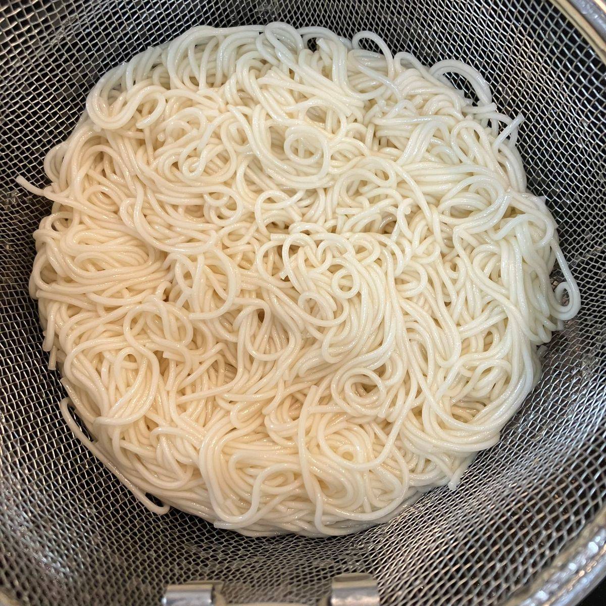 JAグループ公式の「えのきでコクUP、しかも超エコ！納豆蕎麦」のレシピ