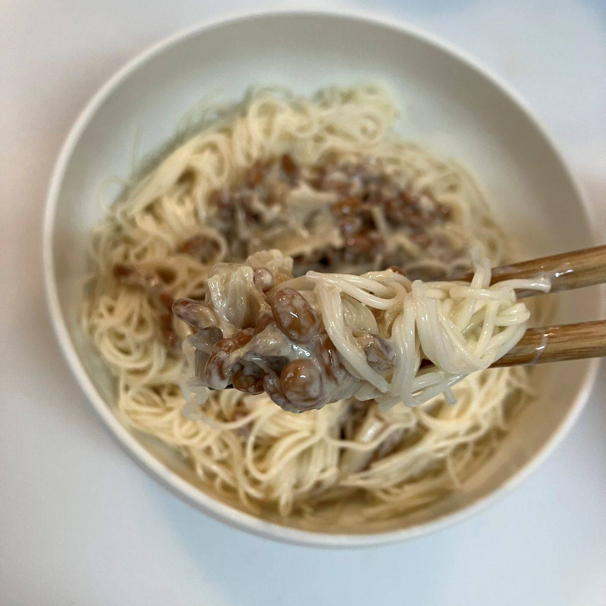 JAグループ公式の「えのきでコクUP、しかも超エコ！納豆蕎麦」のレシピ
