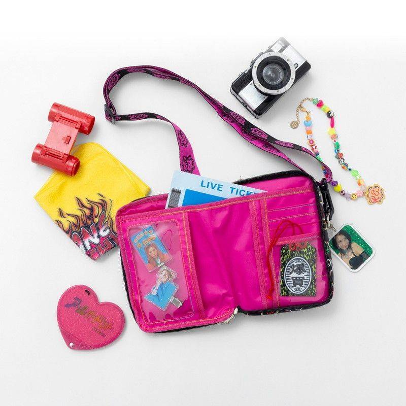 RE. LUCKY POCHETTE BOOK