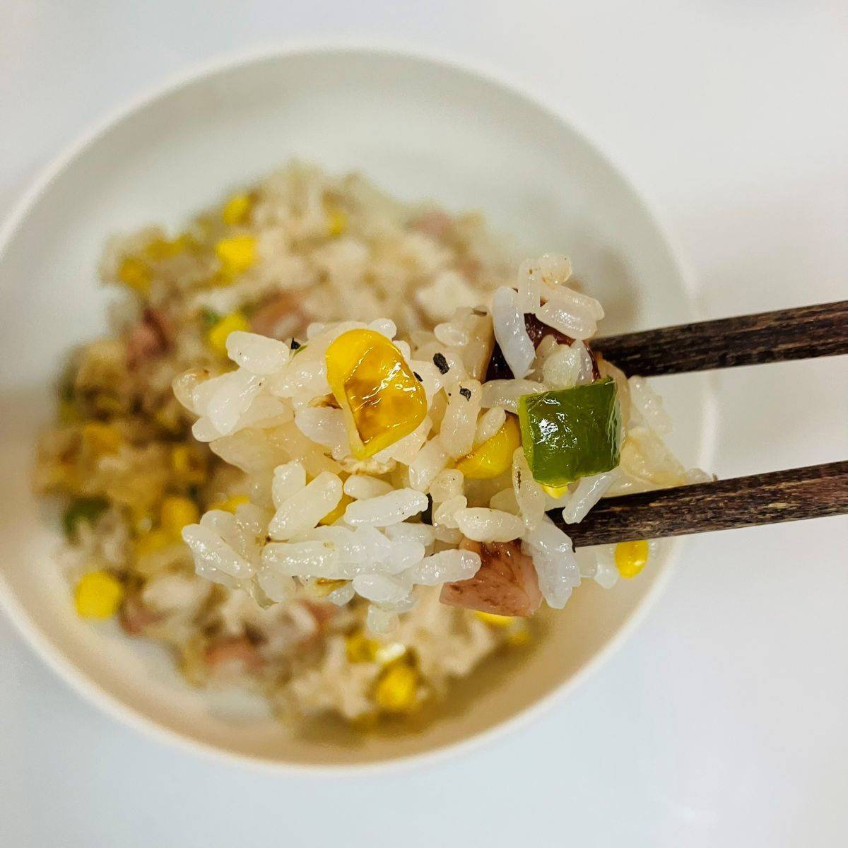 JAグループ公式の「とうもろこしとハムの中華風炒めごはん」のレシピ
