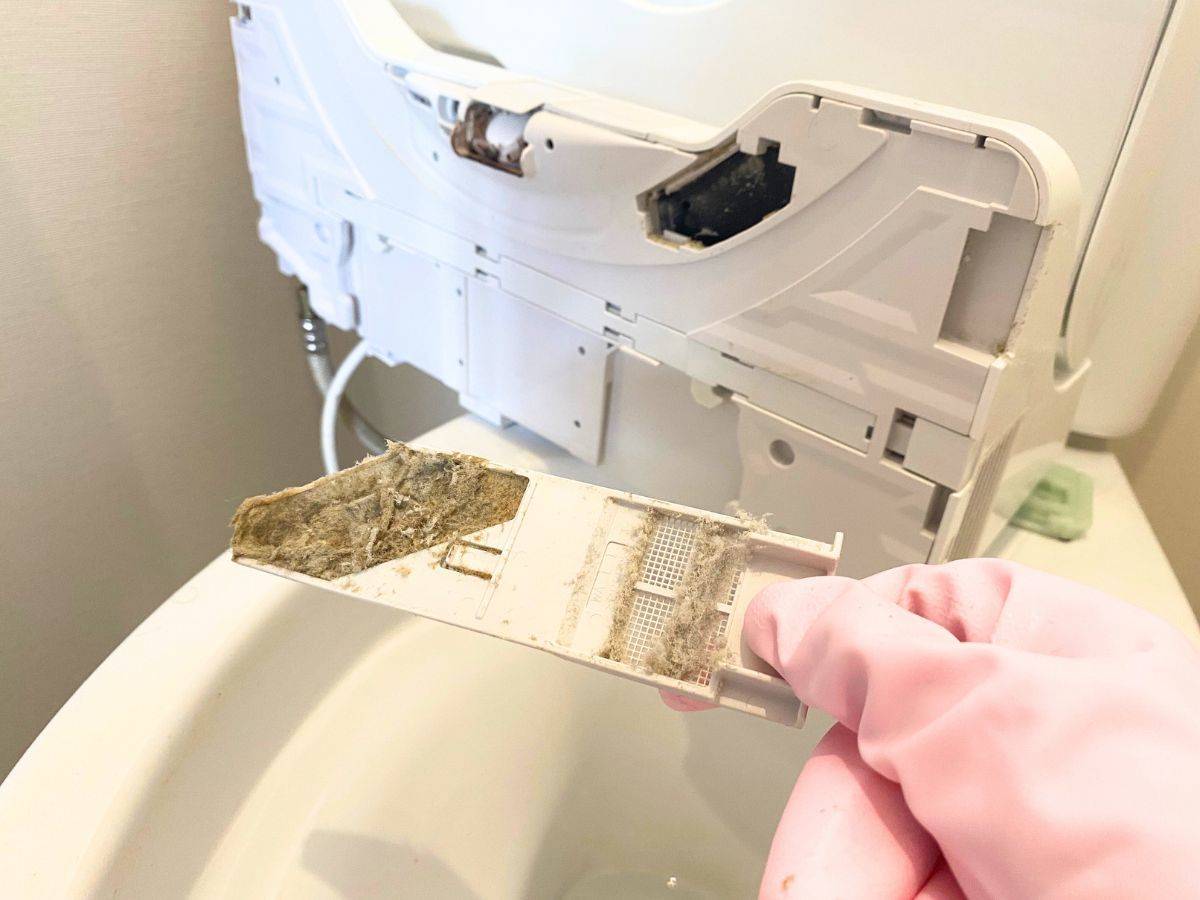 ウォシュレットの裏が臭いの原因？簡単な手順でキレイになります！