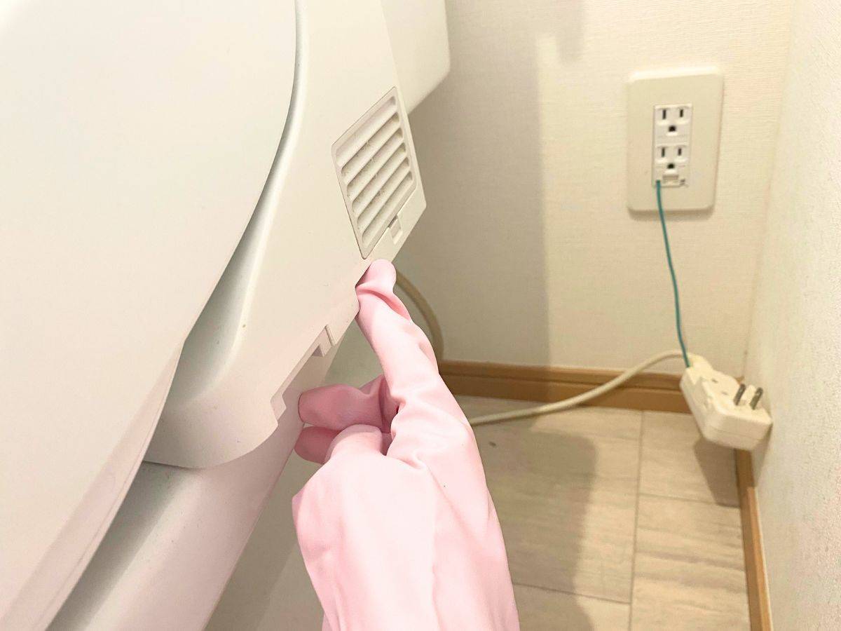 ウォシュレットの裏が臭いの原因？簡単な手順でキレイになります！