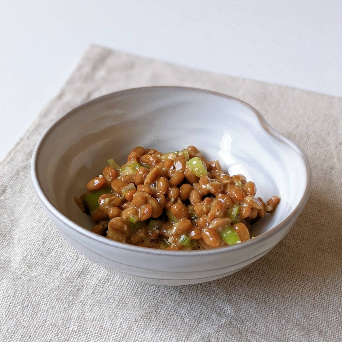タカノフーズ公式の「味噌ねぎ納豆」のレシピ