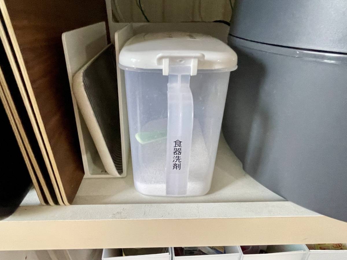 棚に入った食洗機用洗剤