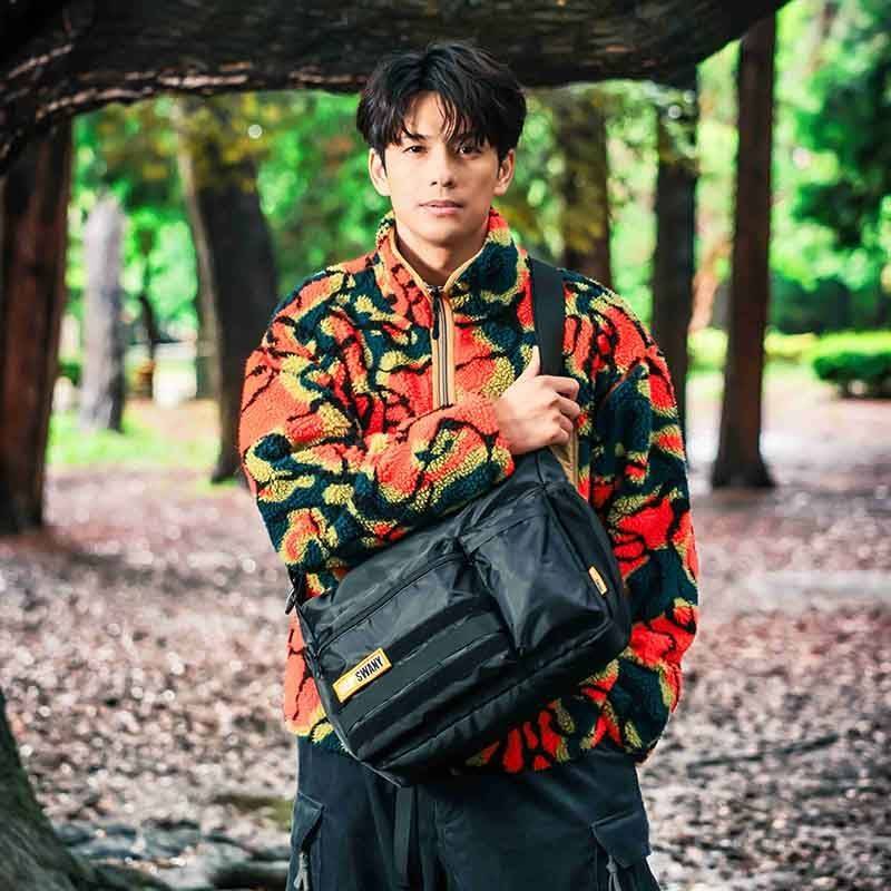 GRIP SWANY ワッペン付きショルダーバッグBOOK