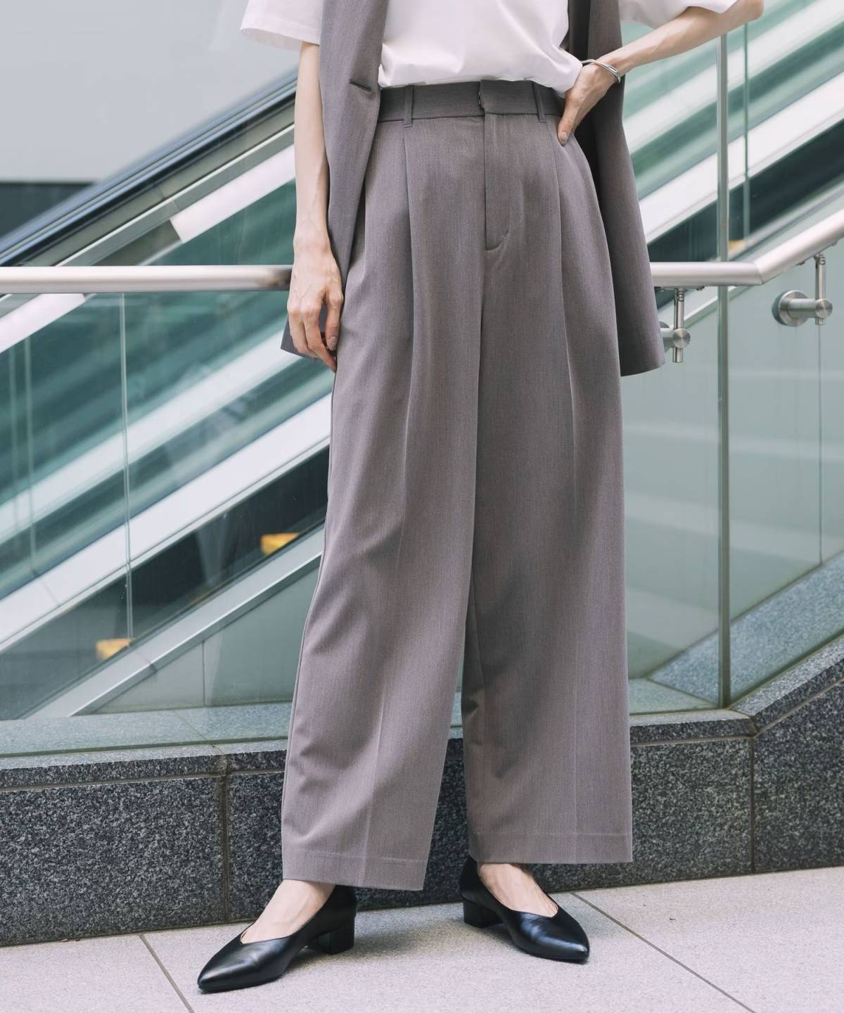 ウツクシルエットDRYワイドパンツ