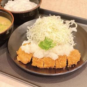  松のやの「旨塩ゆずおろしのロースかつ定食(豚汁)」 