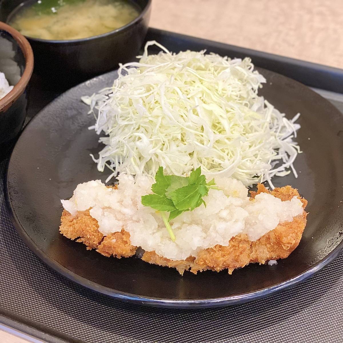 松のやの「旨塩ゆずおろしの豚バラ重ねかつ定食」