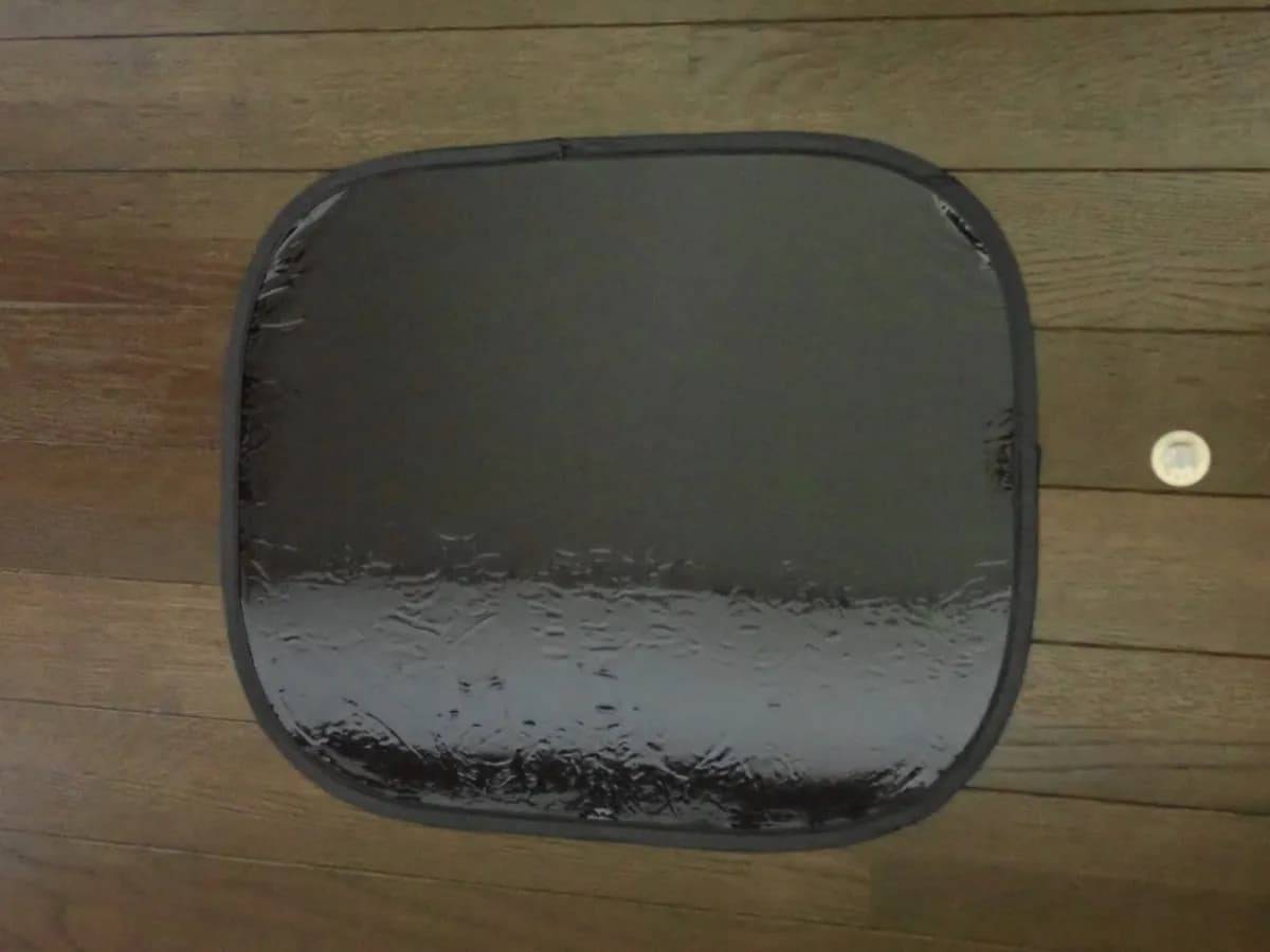 ダイソー静電気でくっつくサンシェード(サイドガラス用)−2