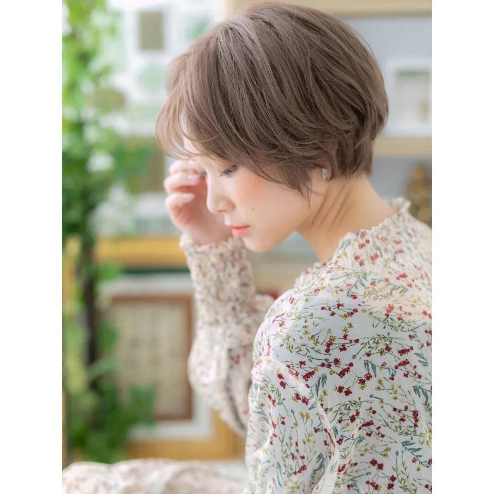 ハイトーンなカーキベージュ