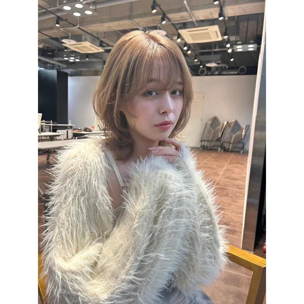 透明感たっぷりなシルバーカラー