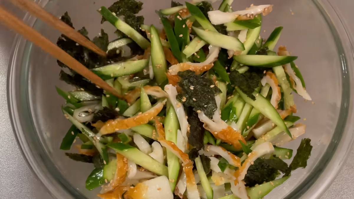 調味料を入れて混ぜる
