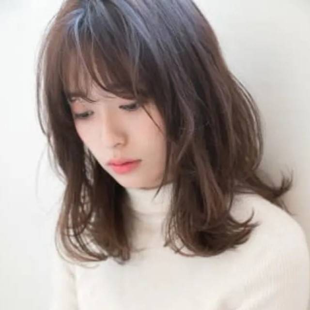 透明感のあるパープルブラウン