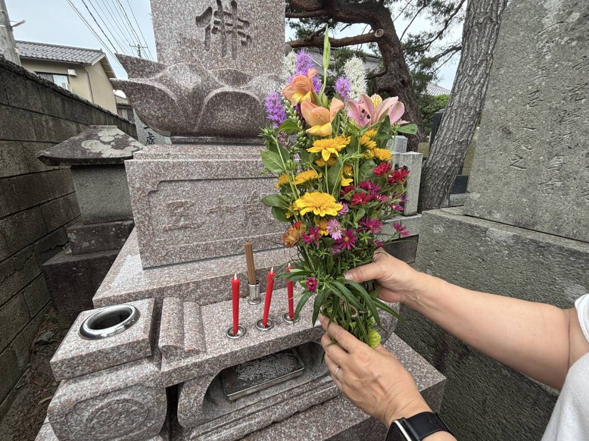 お墓に供えるお花