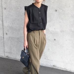 【2025年8月】50代女子はこう着て……！周りと差がつくシャツコーデ5選