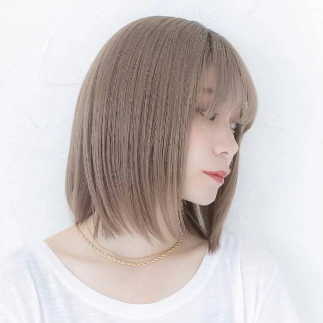 ハイトーングレージュ