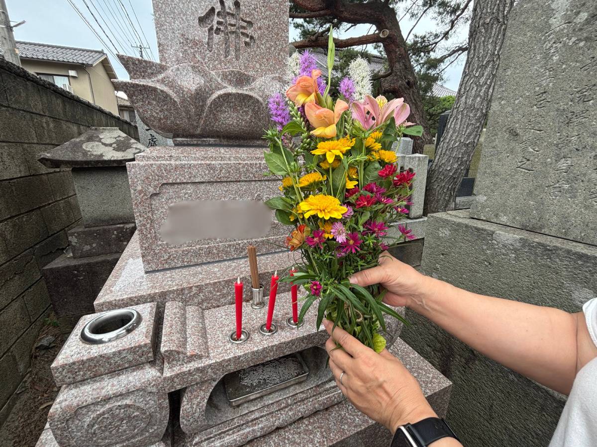 お墓に供えるお花