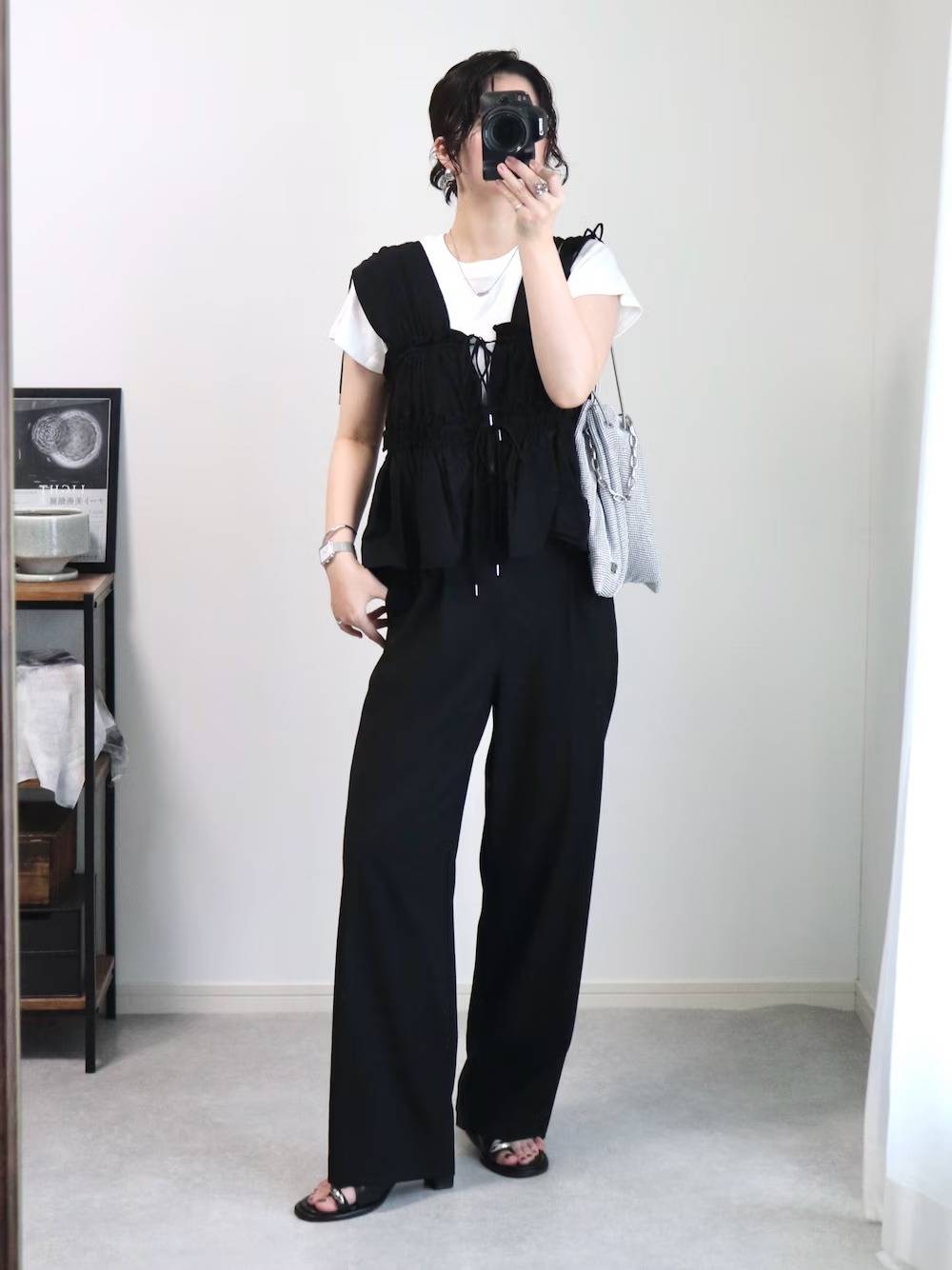 Tシャツ×ブラウスの重ね着