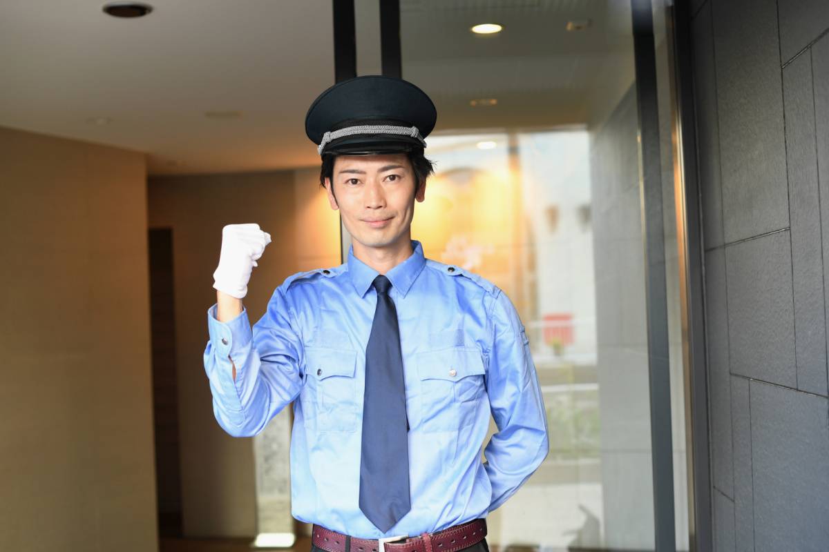 警備員の男性