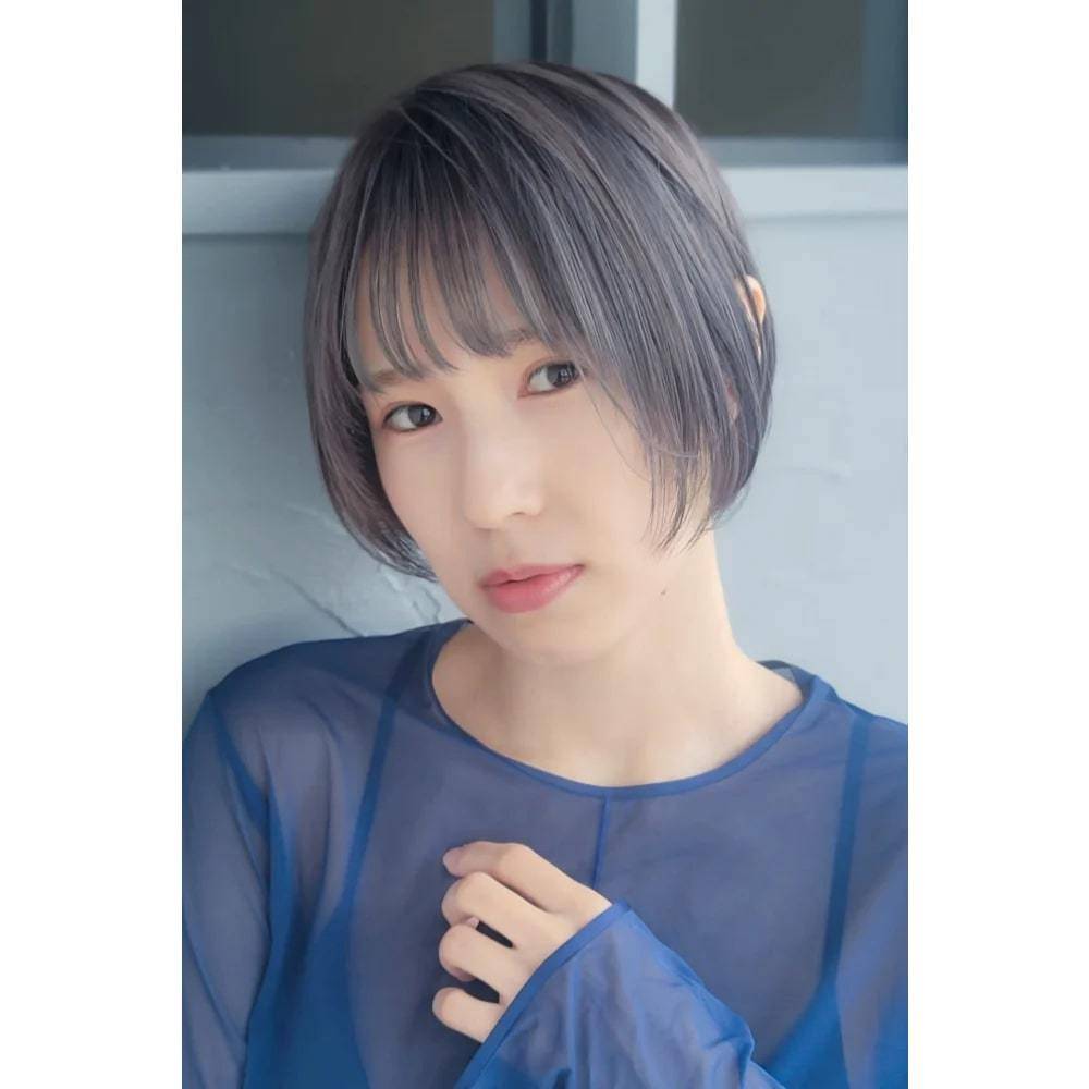 透明感アッシュグレージュ