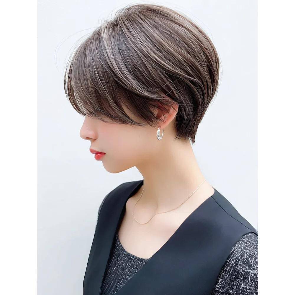 根元から馴染む透明感アッシュ