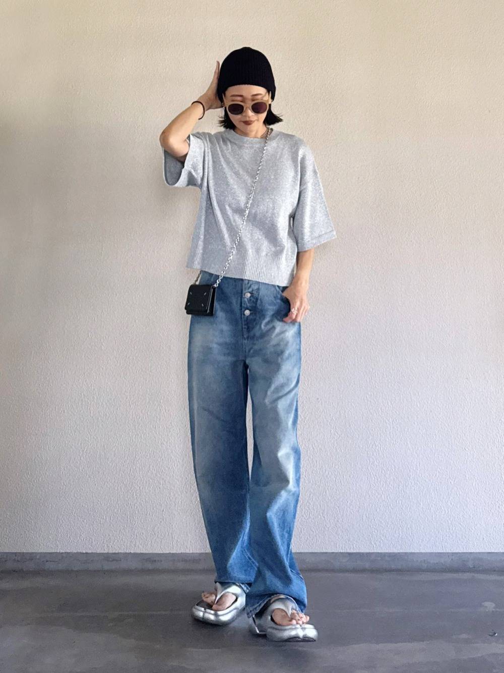 ビーニー×ミニショルダーバッグが◎