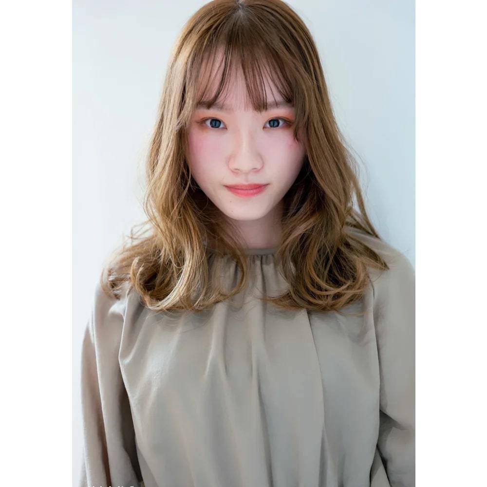 柔らかい抜け感グレージュ