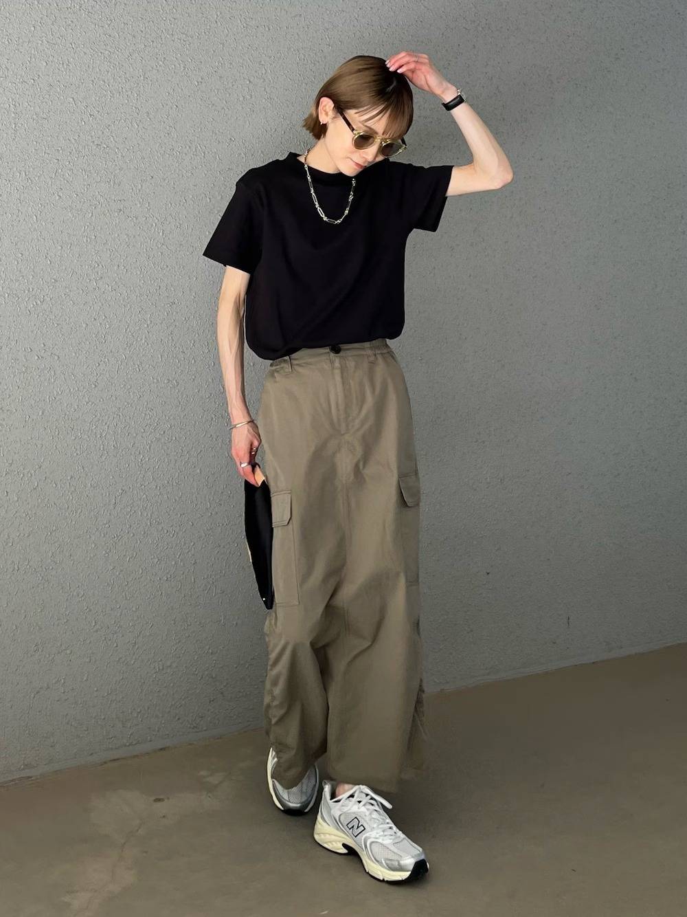 Tシャツ×カーゴスカート