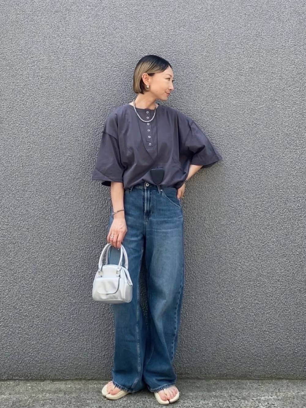 ヘンリーネックのTシャツを合わせる♪