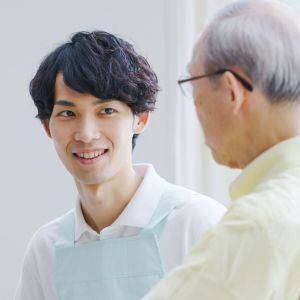【リアル給与明細】32歳、介護職。給料が下がった……。2人の子どものために貯金したい【FPが解説】