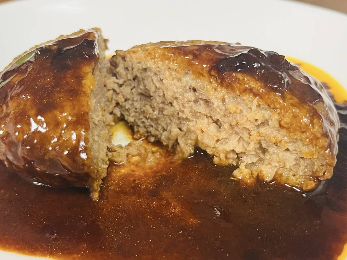 白米が恋しくなる食べ応え抜群なハンバーグ♡
