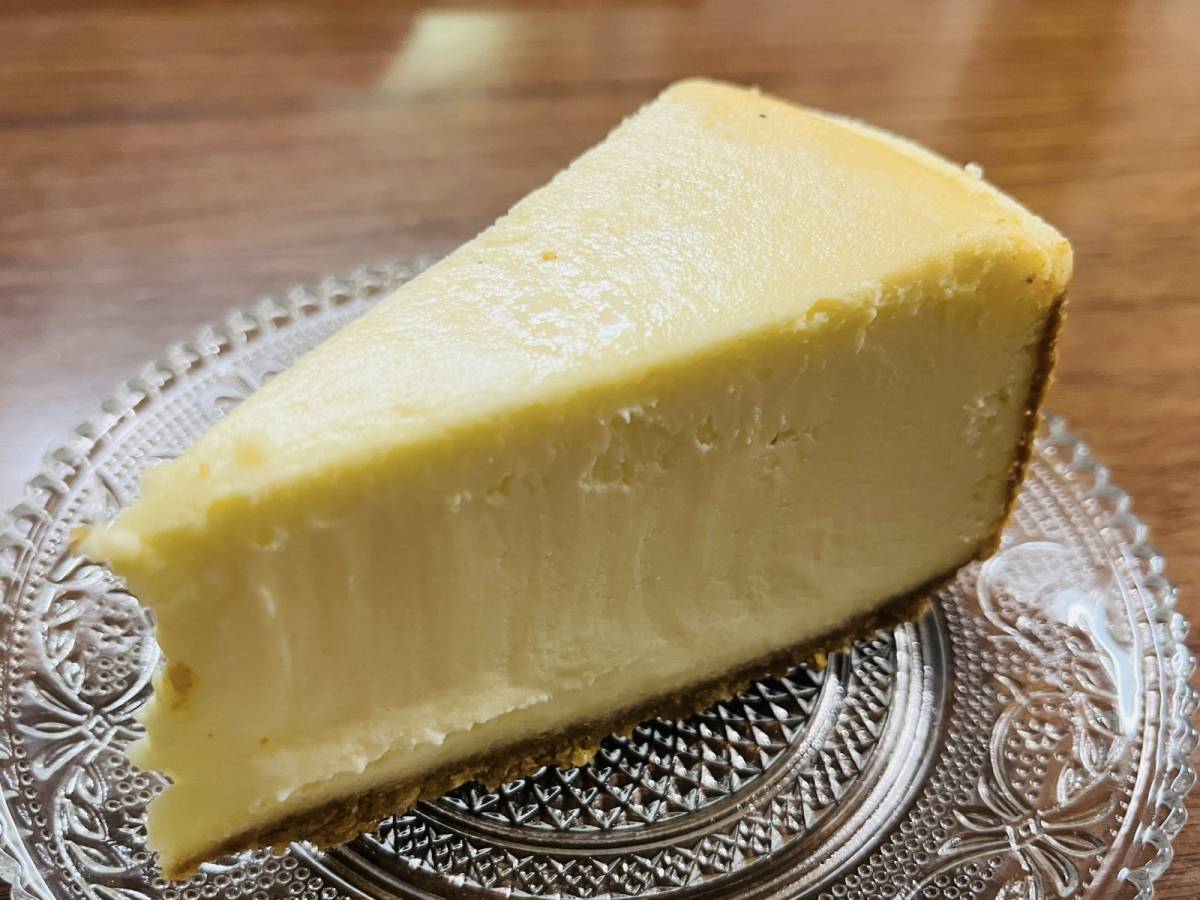 ずっしり感が魅力のチーズケーキ♡