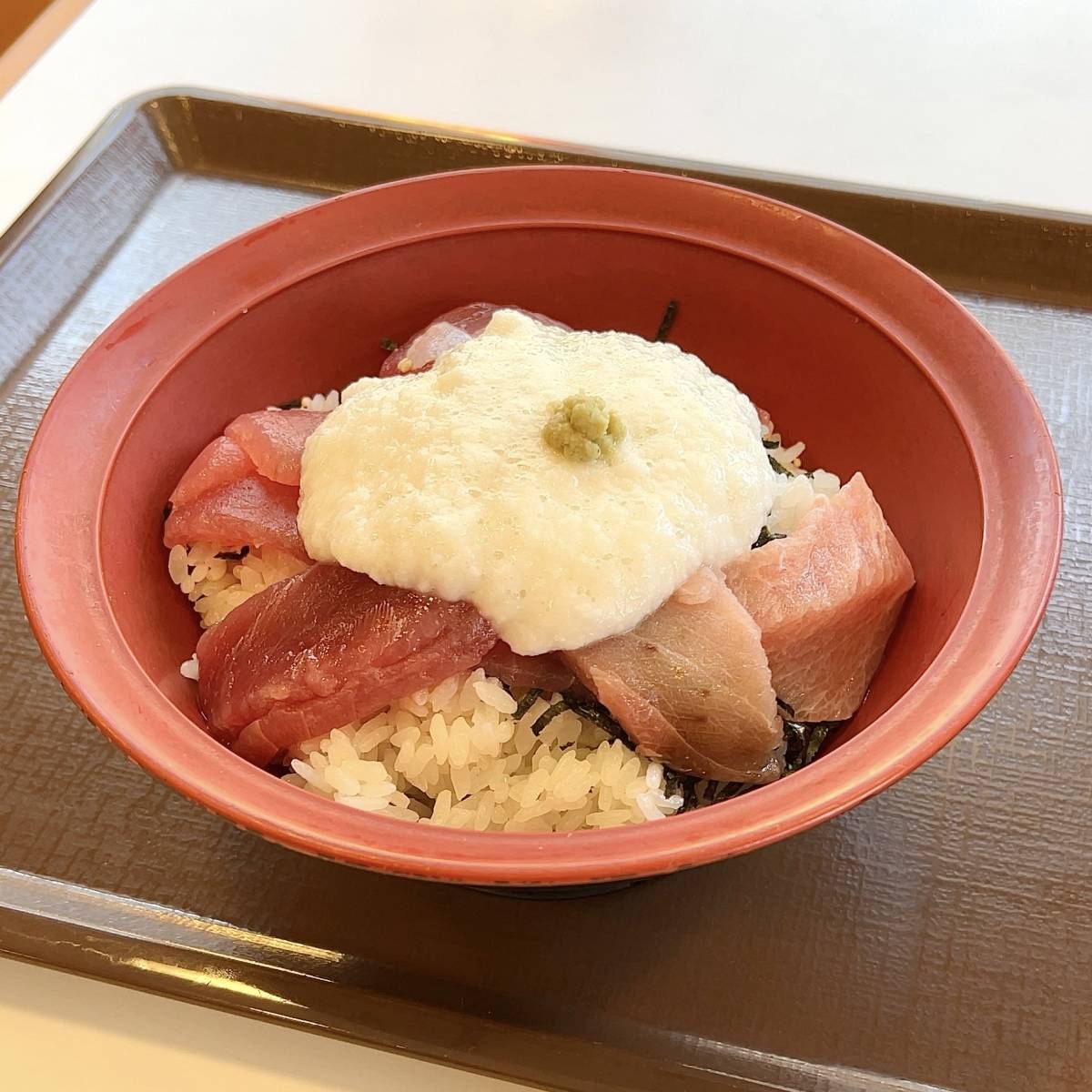 すき家の「山かけまぐろ鉄火丼」