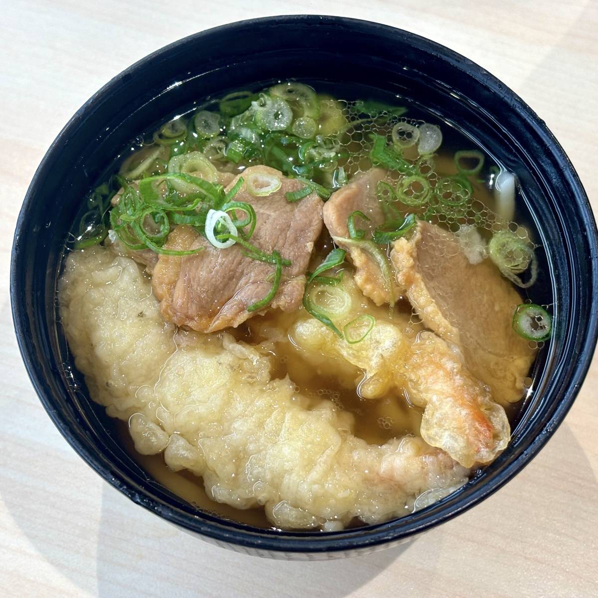 はま寿司の「えび天鴨うどん」