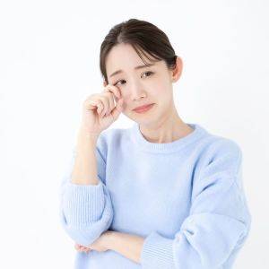 【逆夢】良いことがあるサインかも？意外な意味を持つ「悲しい」夢3選