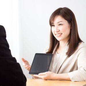  営業職の女性 