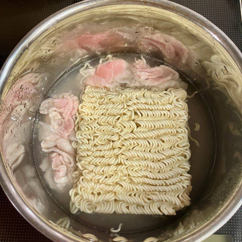 サッポロ一番公式の「【トチギ一番】レモンと牛乳塩らーめん」のレシピ