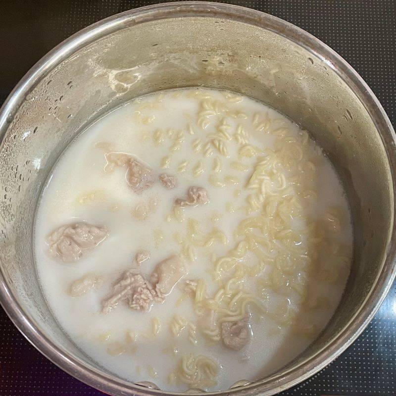 サッポロ一番公式の「【トチギ一番】レモンと牛乳塩らーめん」のレシピ