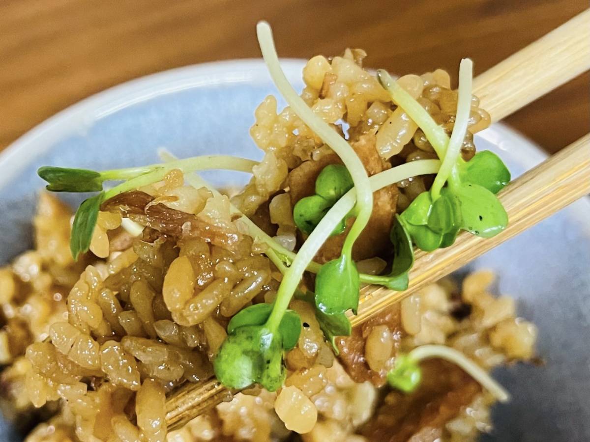 にんにくの香りに箸が止まらなくなる！