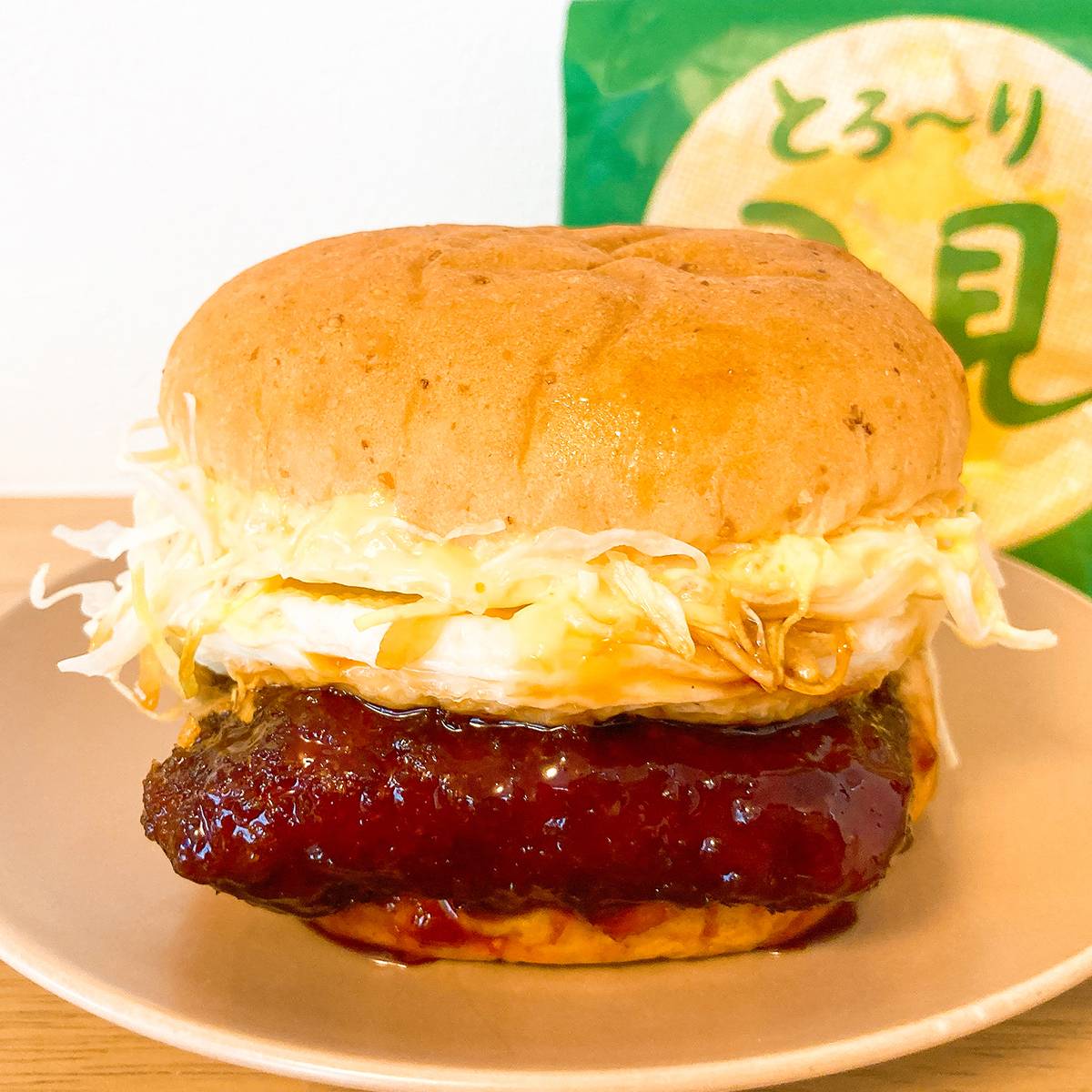 ケンタッキーフライドチキンの「とろ～り月見和風カツバーガータマゴたっぷりタルタル」
