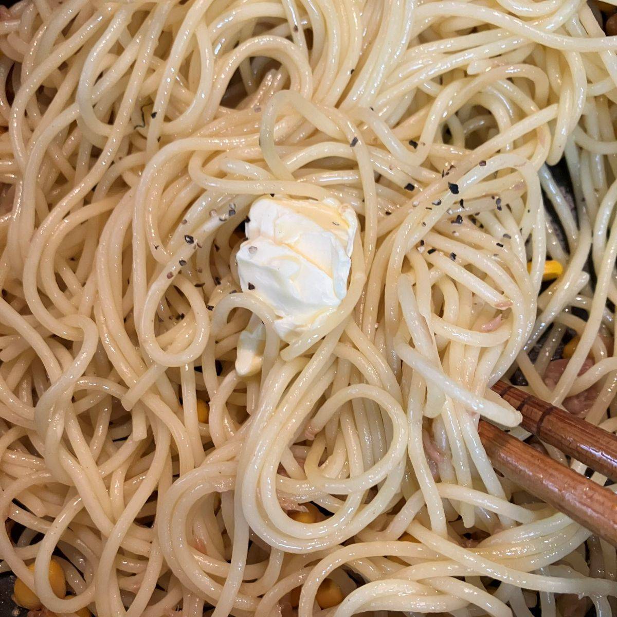 マ・マー公式の「子供も喜ぶ！ツナとコーンのバターしょうゆパスタ」のレシピ