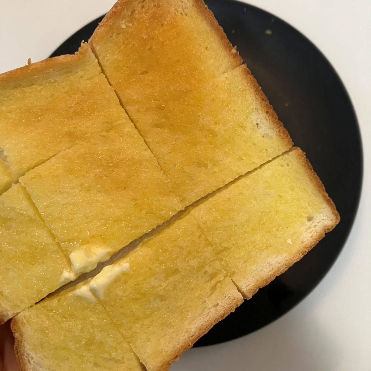 パスコ公式の「トマトと岩塩の追いバタートースト」のレシピ