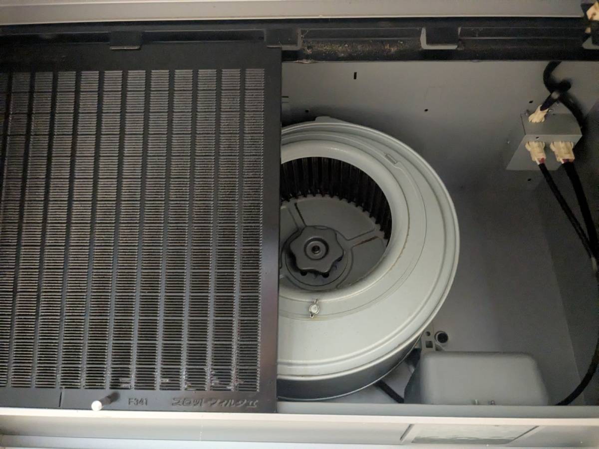 年末大掃除【レンジフード】しつこい油汚れも付けて拭くだけ！！の簡単掃除方法をご紹介します！