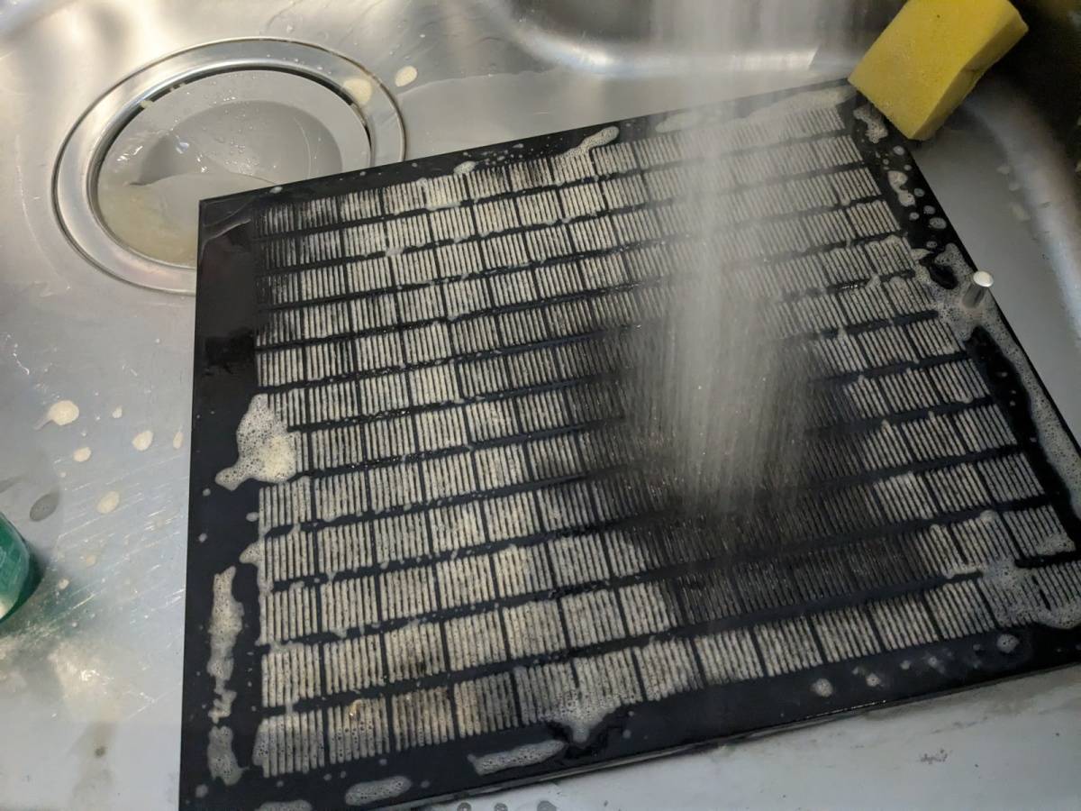 年末大掃除【レンジフード】しつこい油汚れも付けて拭くだけ！！の簡単掃除方法をご紹介します！