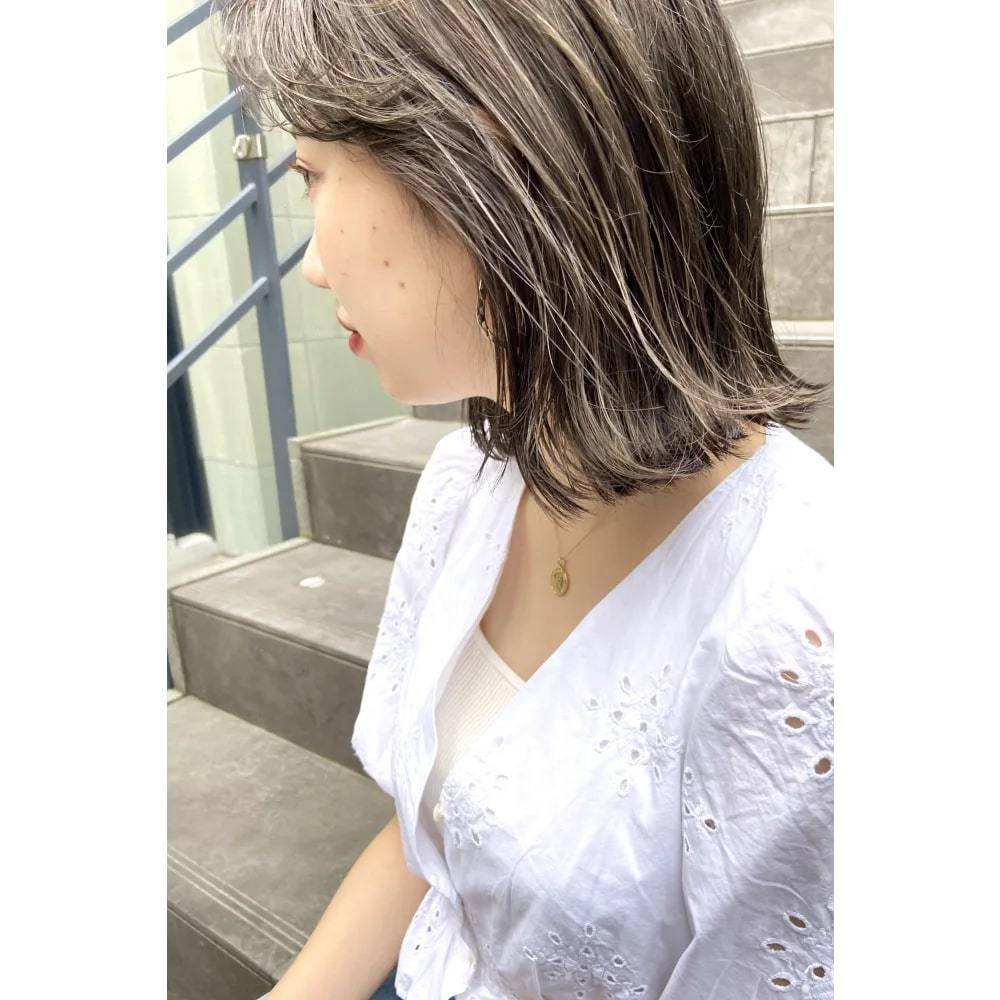 白髪をぼかすハイライトカラー