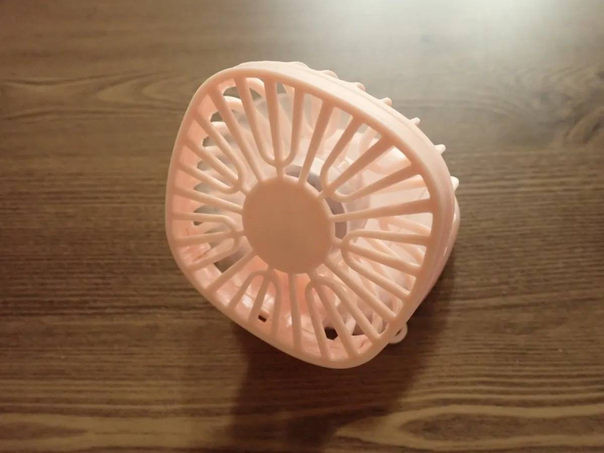 DAISO(ダイソー):扇風機(電池式、折りたたみ)