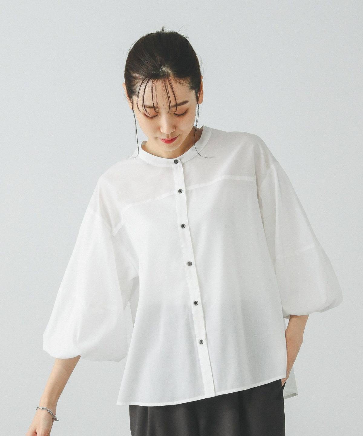 老け見えしない9月のトップス