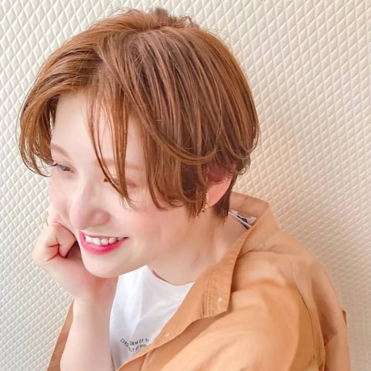 派手見えしやすいハイトーンショート