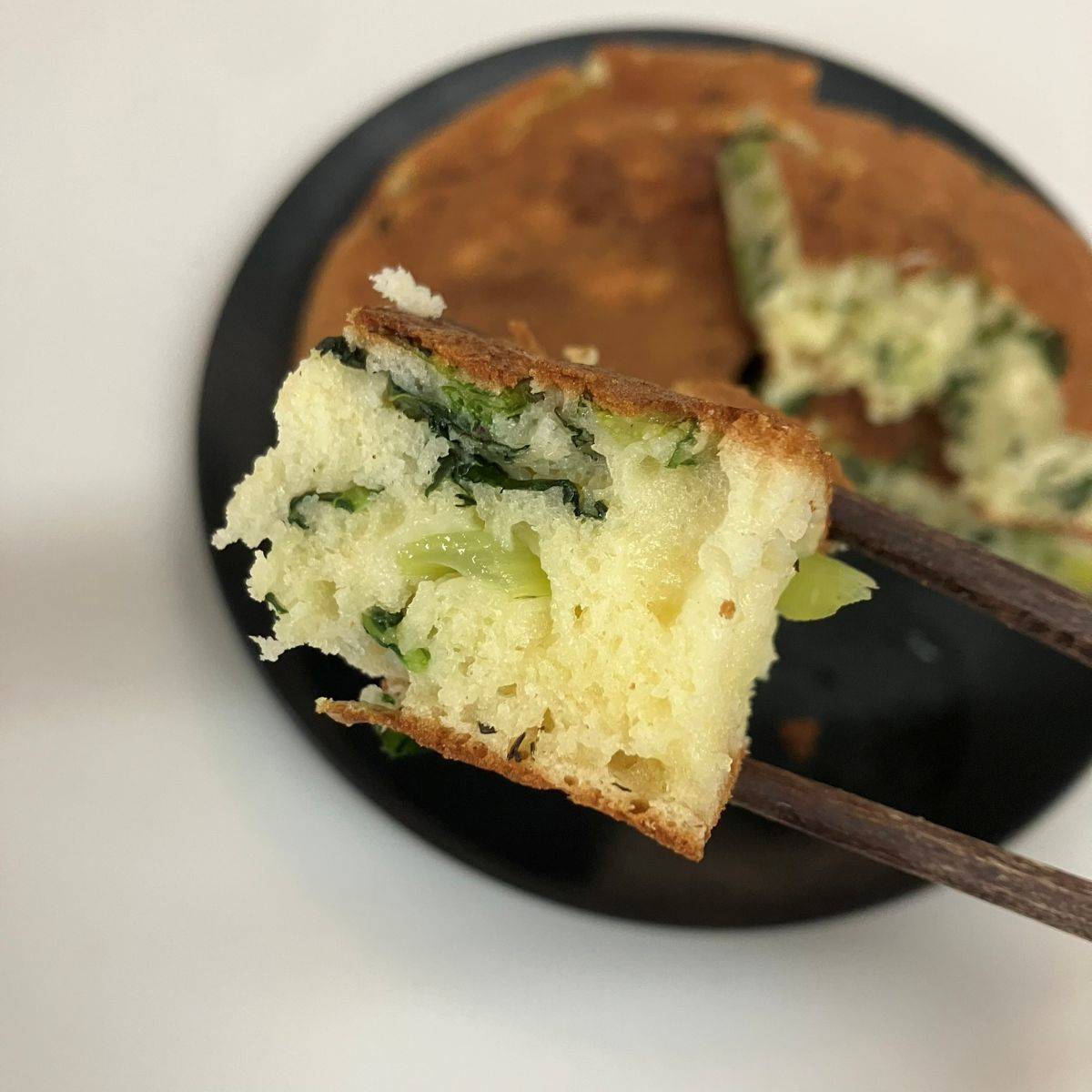 森永公式の「つい余ってしまった野菜救済！おやさいケークサレ」のレシピ